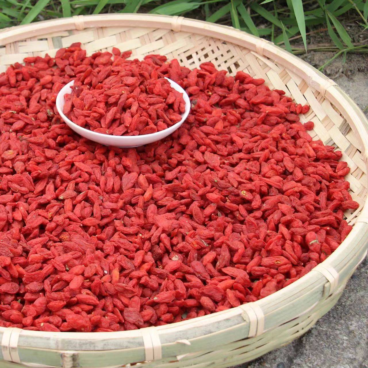 Dišeči in cvetlični zeliščni čaj Fouramazingtea: Rose Astragalus Red Dates Wolfberry